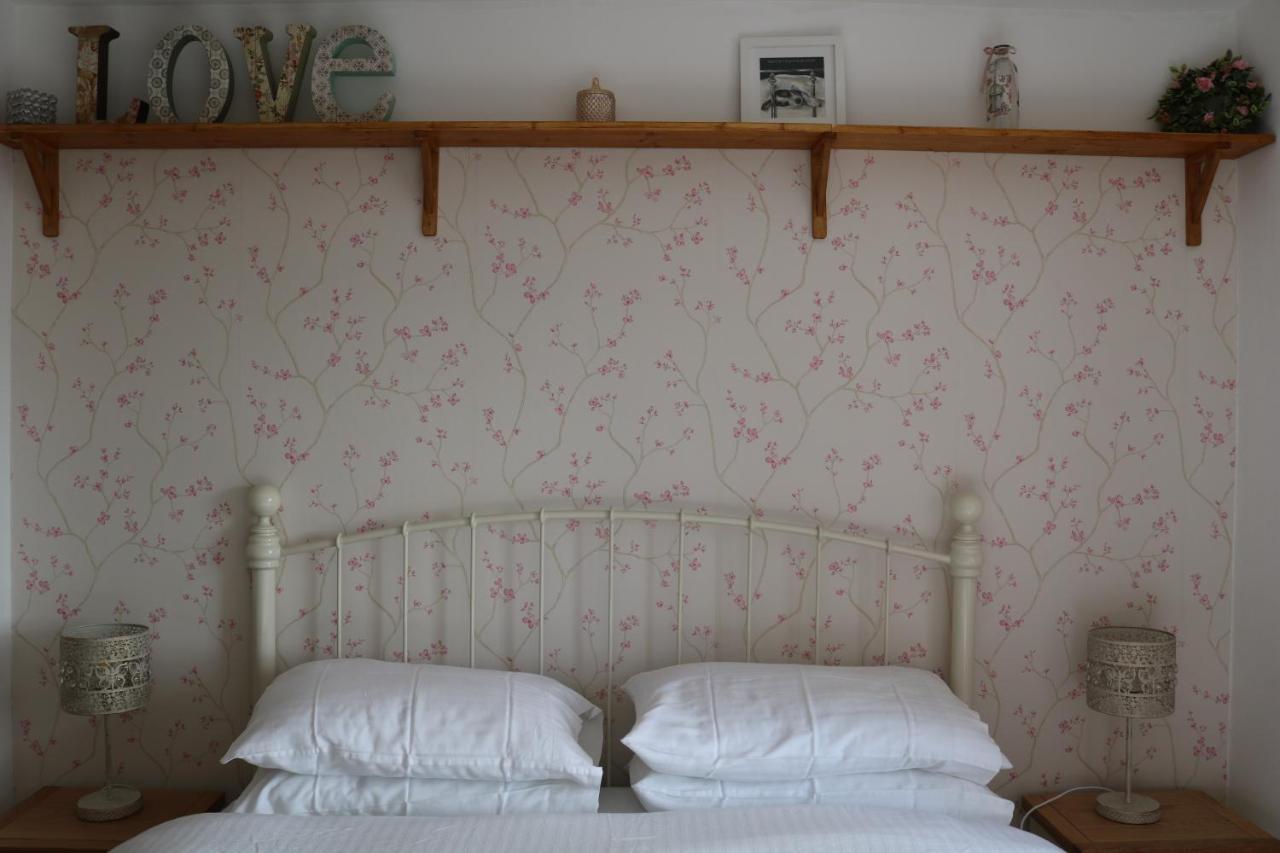 Large Cottage, 3 Beds All En-Suite, Small Village Location Overlooking Mousehole Пензанс Екстериор снимка